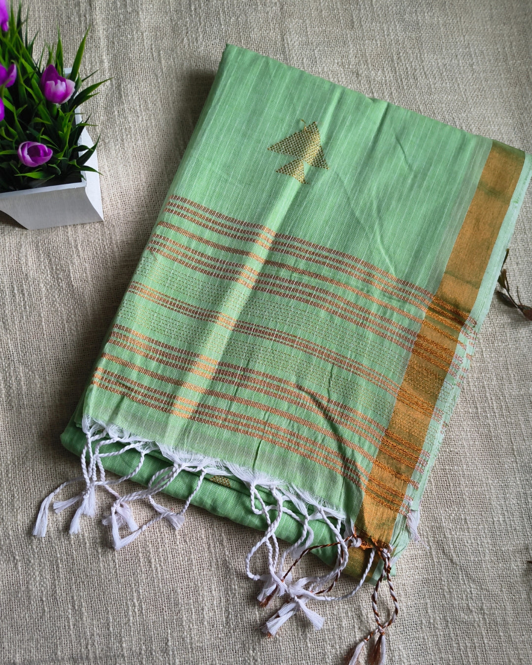 Pure Cottom Handloom Saree with Copper Zari weaving - Light Green