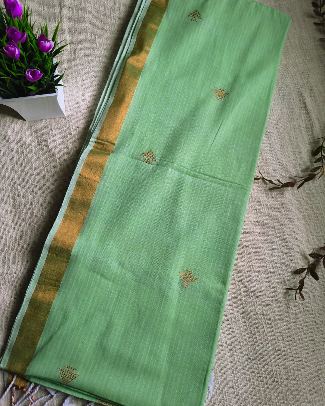Pure Cottom Handloom Saree with Copper Zari weaving - Light Green