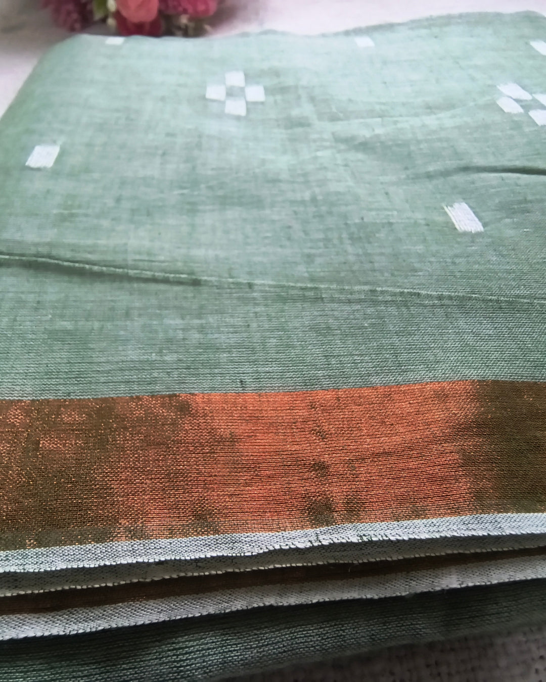 Pure Cottom Handloom Saree - Small Copper Border - Pastel Green