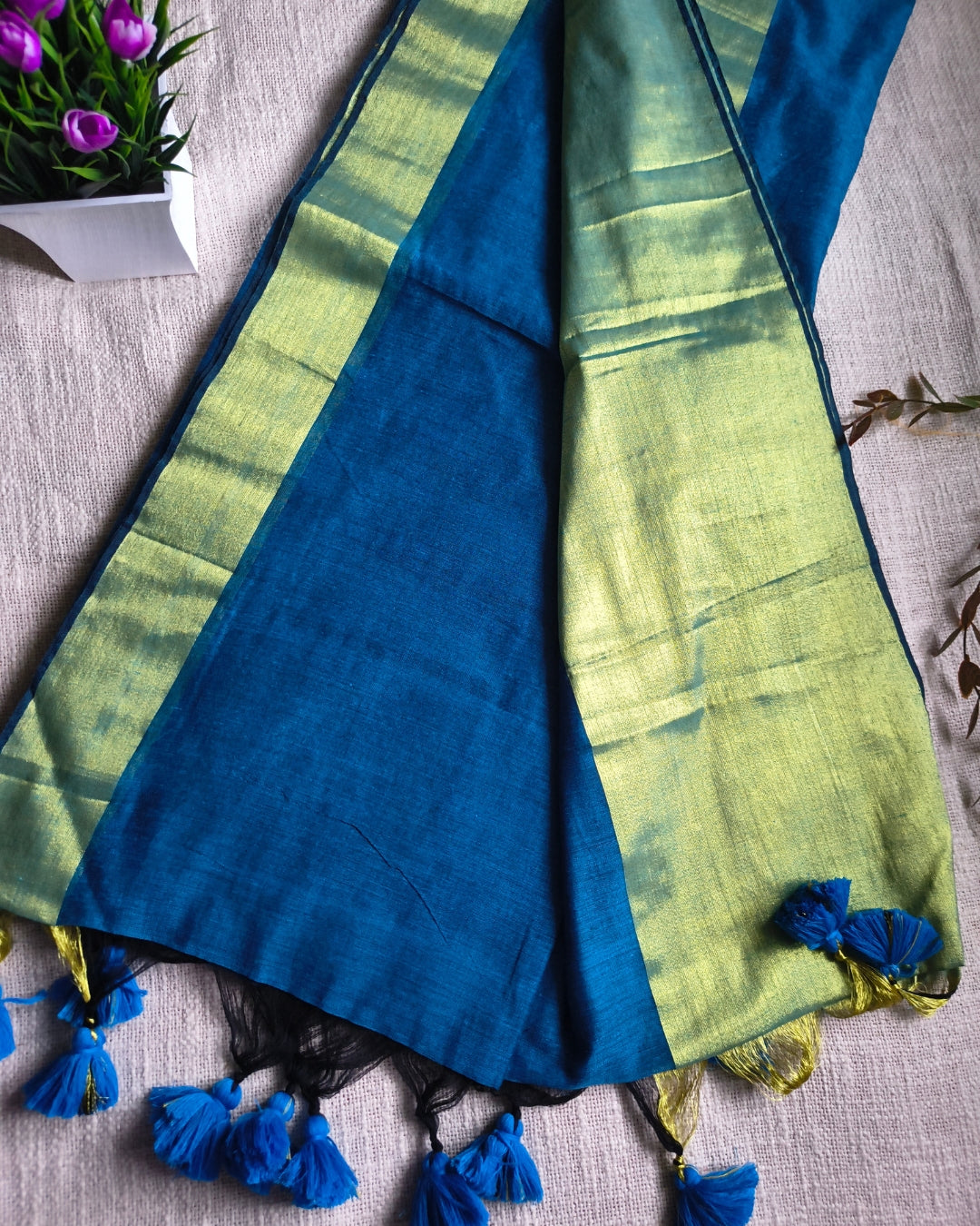 Pure Cottom Handloom Saree with Golden Border - Blue
