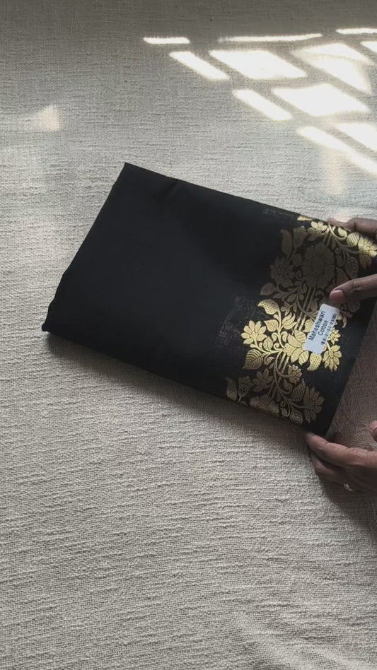 Maheshwari Silk Cotton Saree with Golden Floral Border – Classic Black