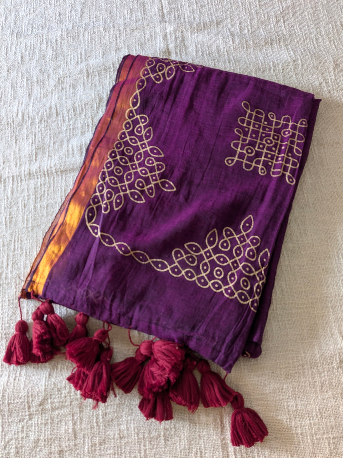 Traditional Kolam print on Mul cotton with tassels - Magenta MammaHug