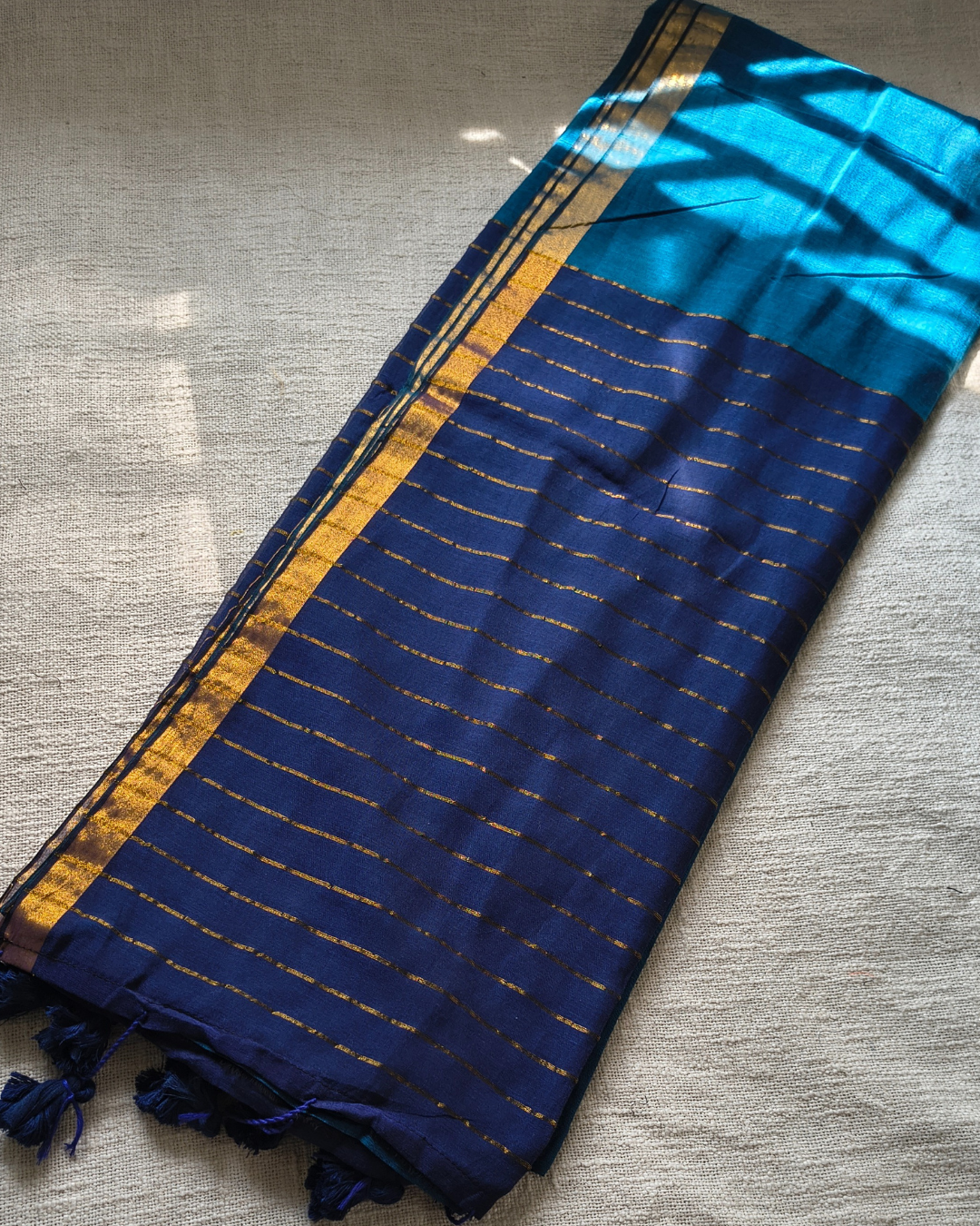 Mul Cotton Handloom Saree with Zari border, Contrast Pallu with zari woven stripes - Blue MammaHug