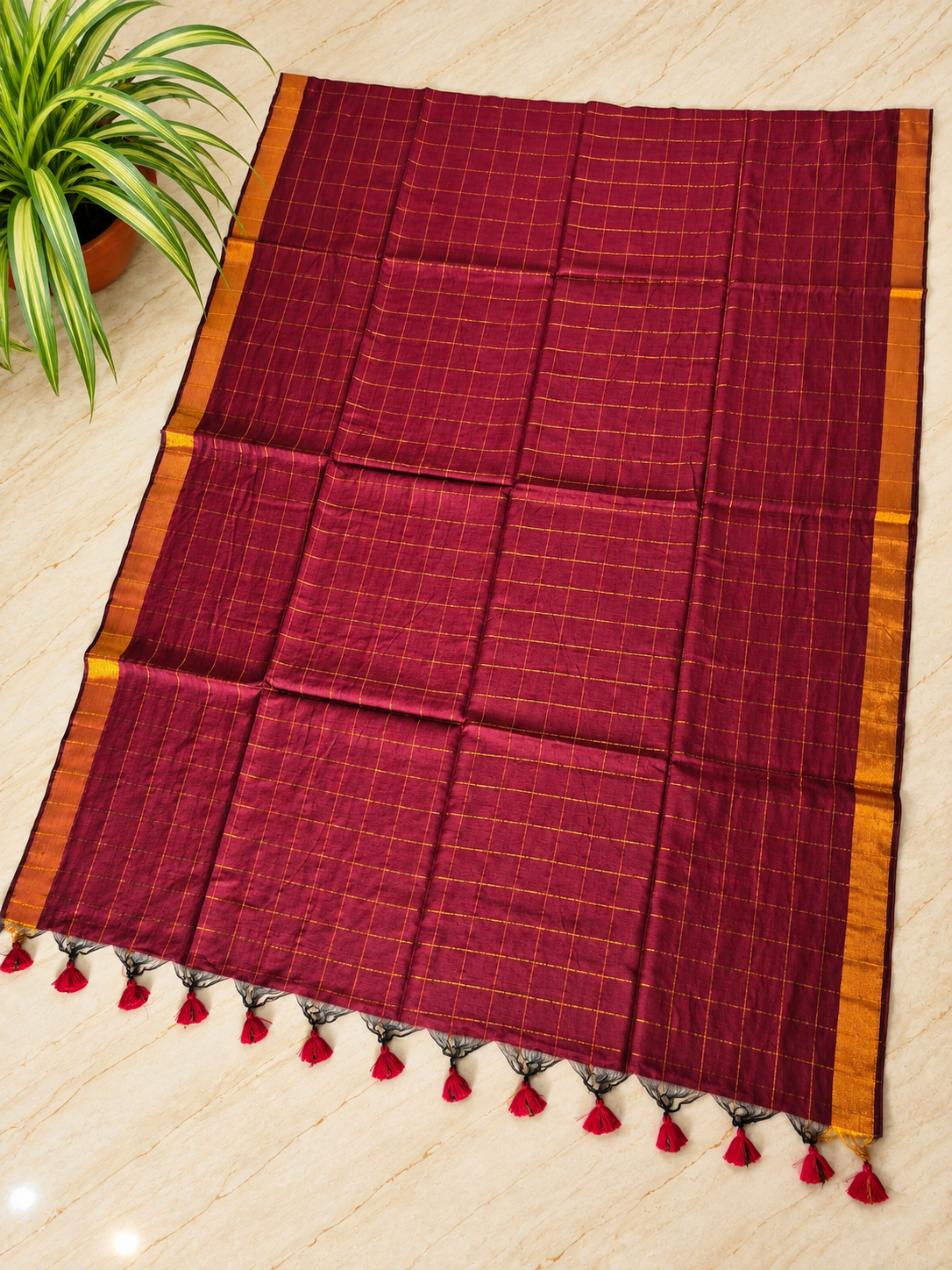 Traditional Big Checks Mul cotton with tassels - Crimson Red MammaHug