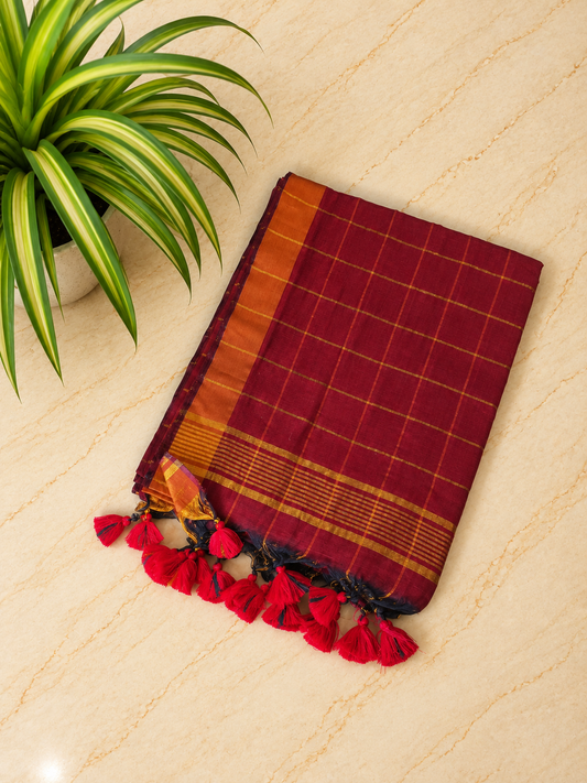 Traditional Big Checks Mul cotton with tassels - Crimson Red MammaHug