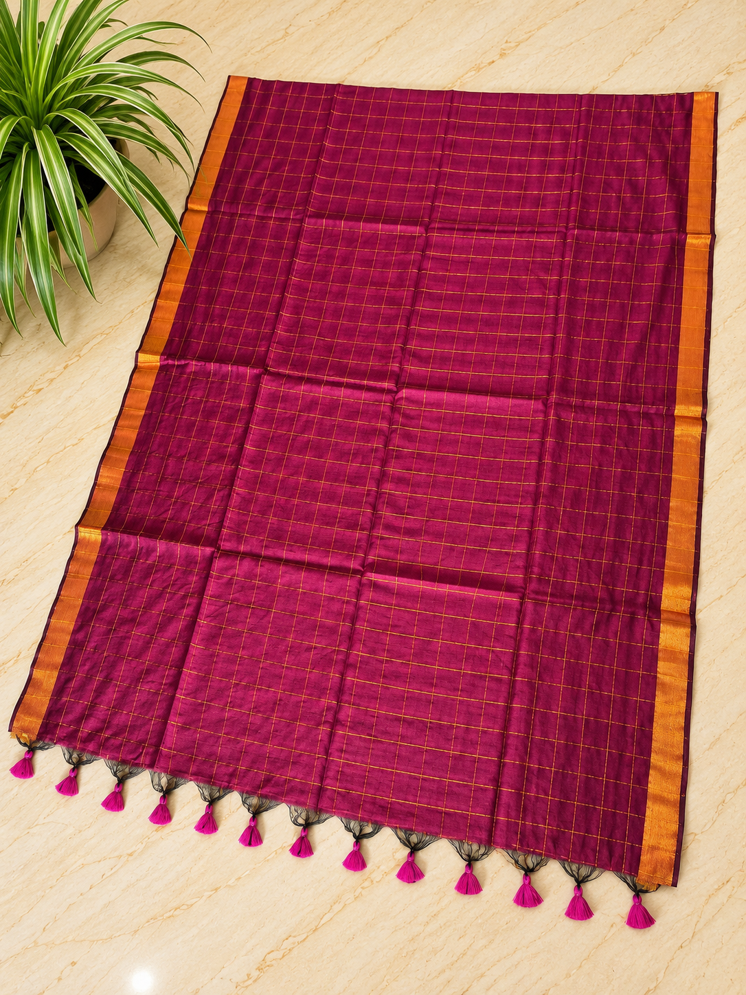 Traditional Big Checks Mul cotton with tassels - Magenta MammaHug