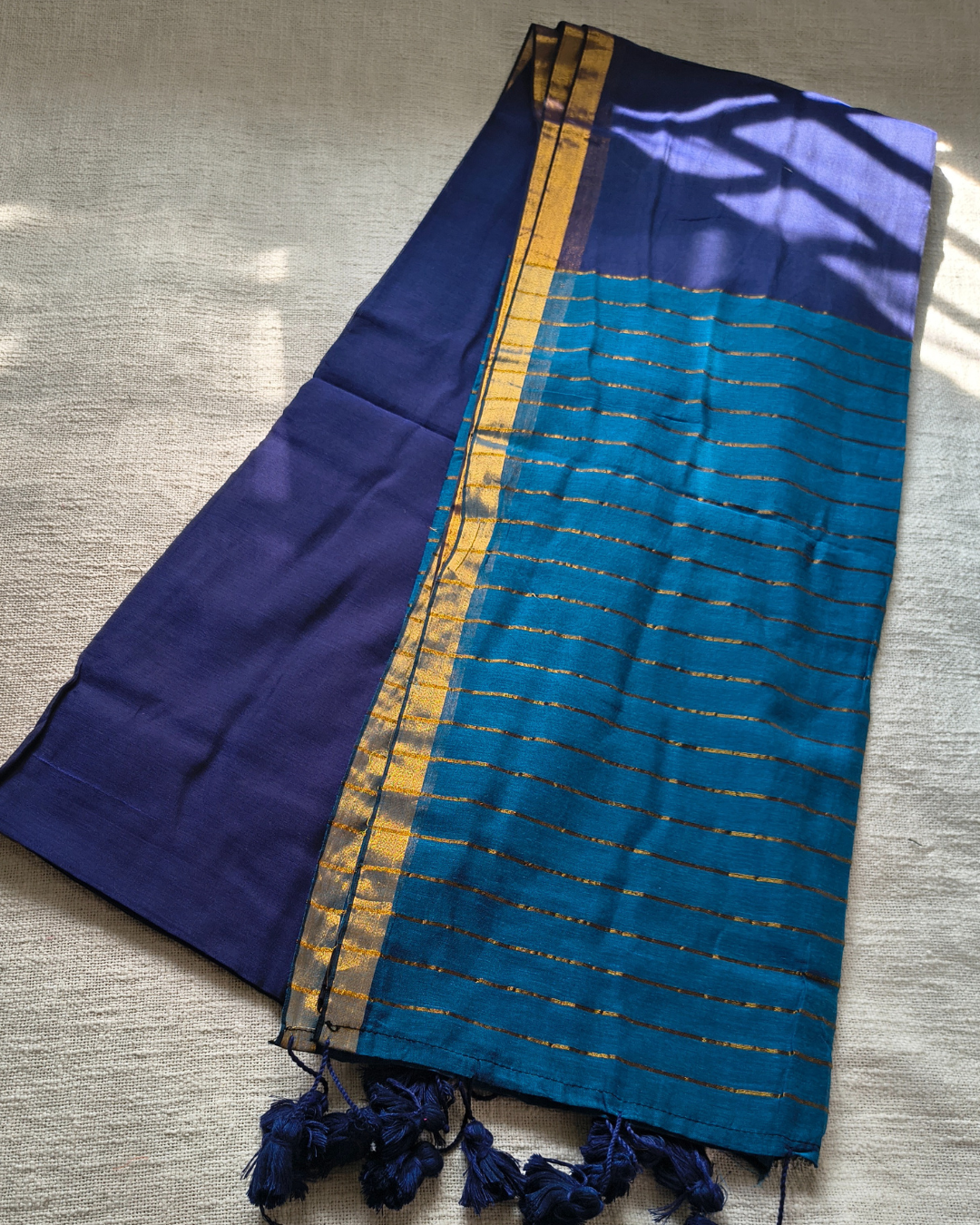 Mul Cotton Handloom Saree with Zari border, Contrast Pallu with zari woven stripes - Navy Blue & Blue MammaHug