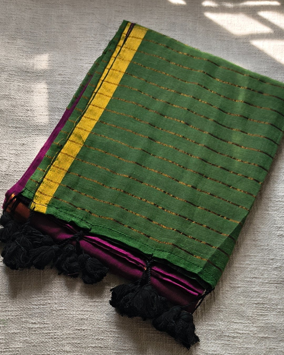 Mul Cotton Handloom Saree with Zari border, Contrast Pallu with zari woven stripes - Magenta MammaHug
